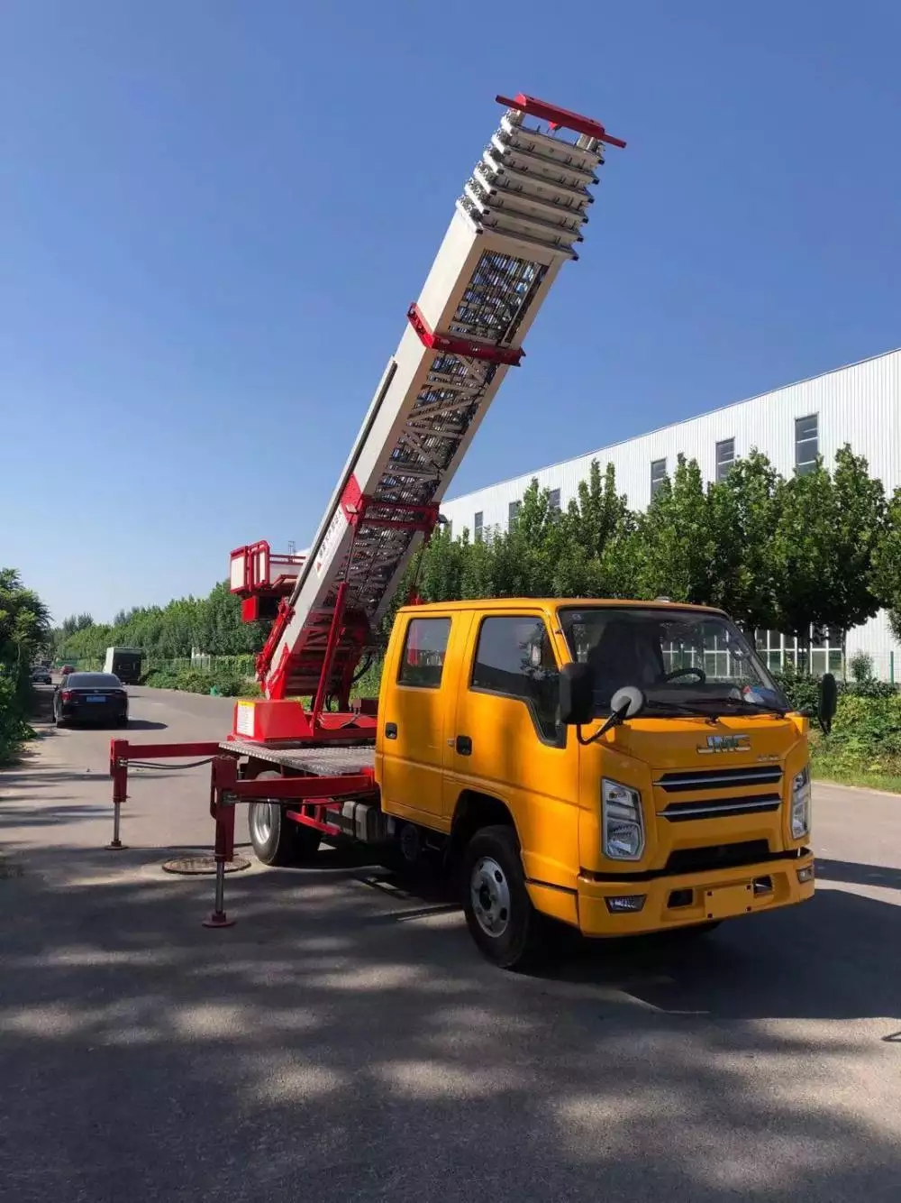 泰顺县附近的云梯车出租服务：轻松解决高空作业需求